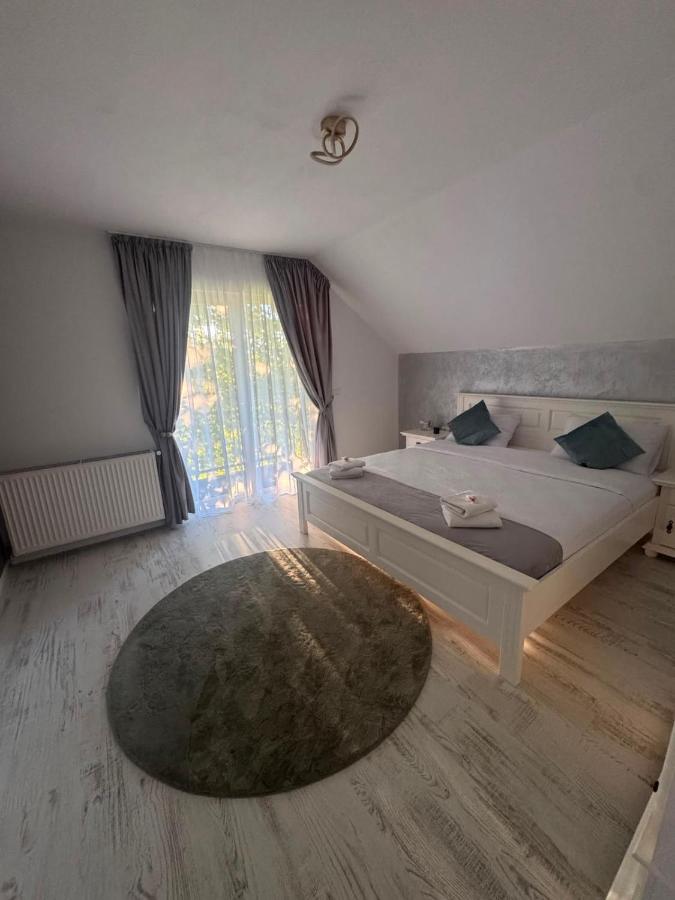 Dormitor cu pat king size